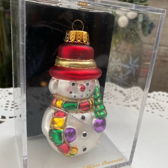 🆕☃️ HANDCRAFTED GLASS “SNOWMAN“ ORNAMENT. BRAND NEW IN PLASTIC CONTAINER. - Picture 2 of 7
